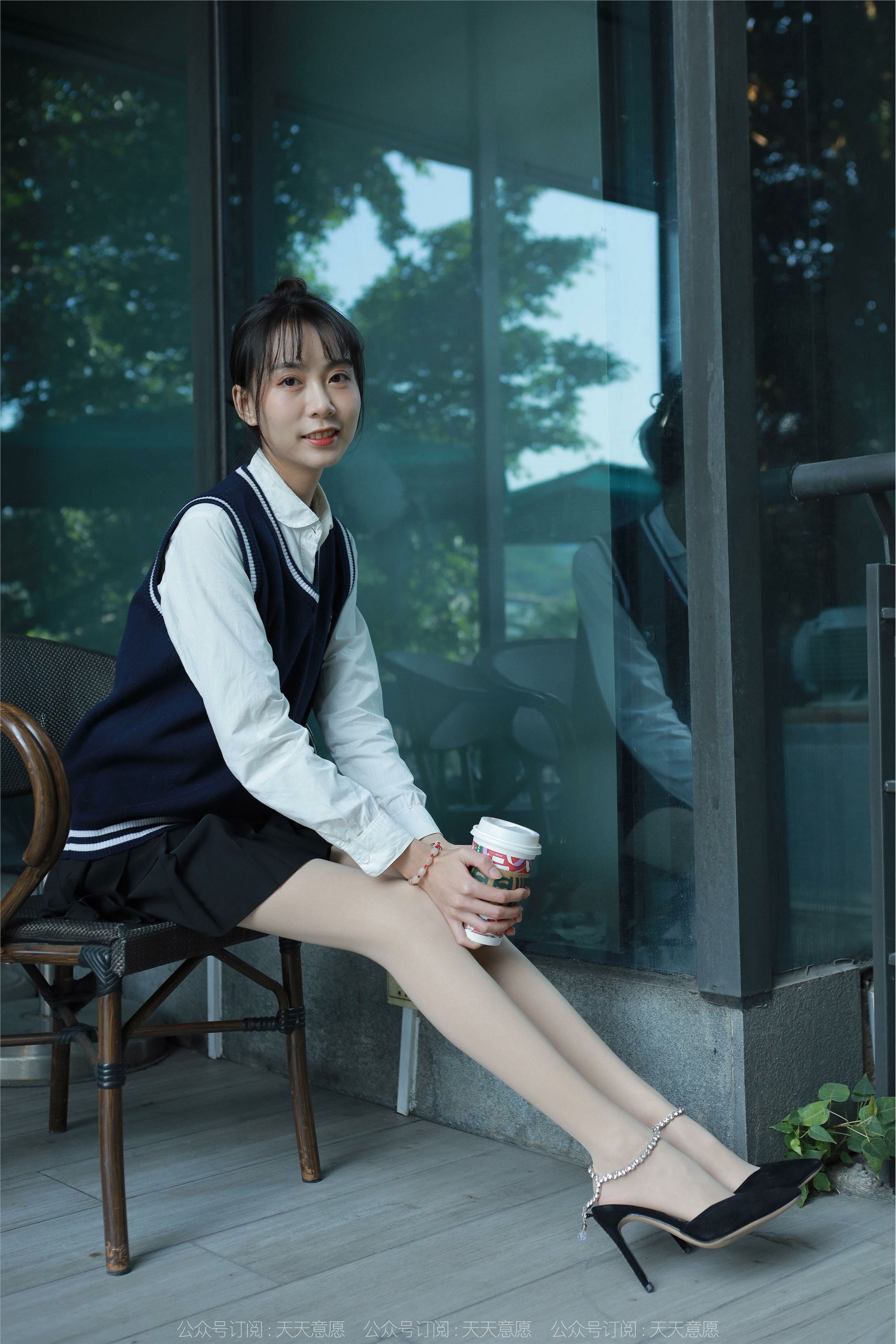 IESS异思趣向  2022.01.10 丝享家985：团团《纯玉学苑装》